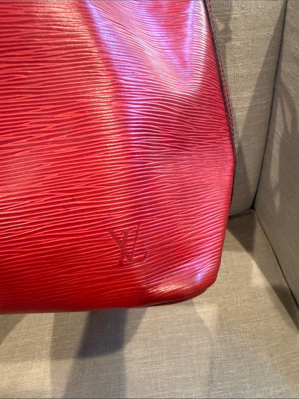 Louis Vuitton Epi Petit Noé Castilian Red Bucket Bag w/ Dust Bag - Picture 16 of 16